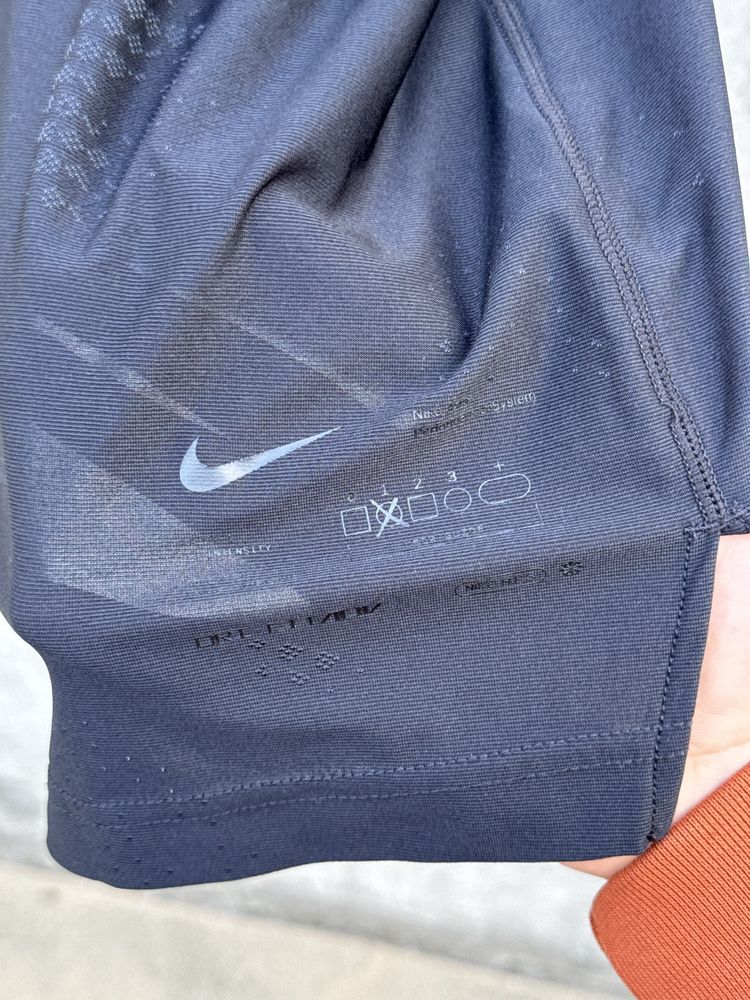 Футболка чоловіча Nike A.P.S. Training [FN2971-010] оригінал