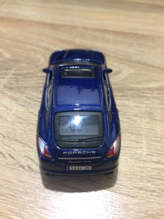 Коллекционные модели Porsche Panamera Turbo Blue Maisto 1/43