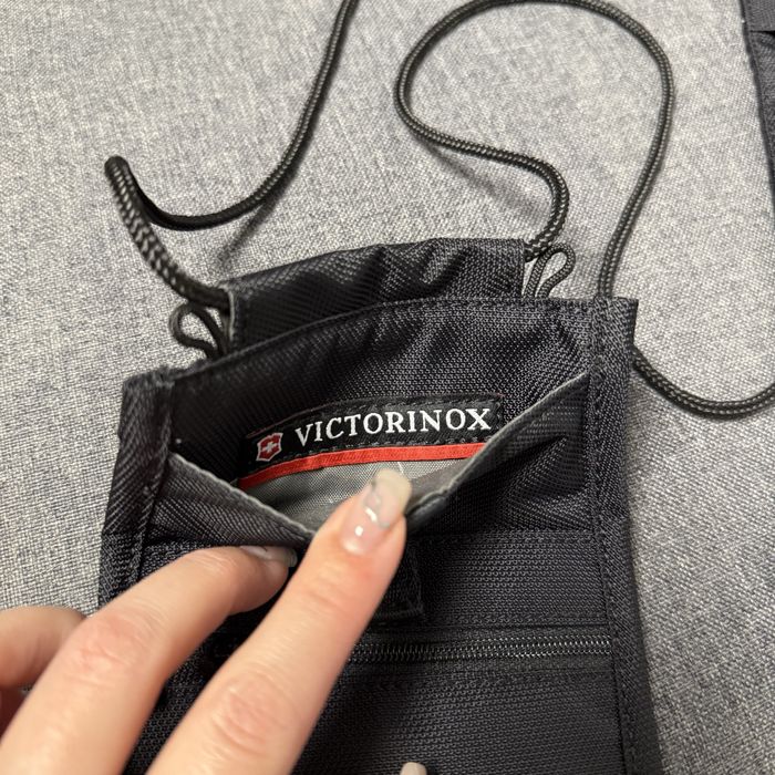 Захисний чохол сумка органайзер для документів Victorinox RFID