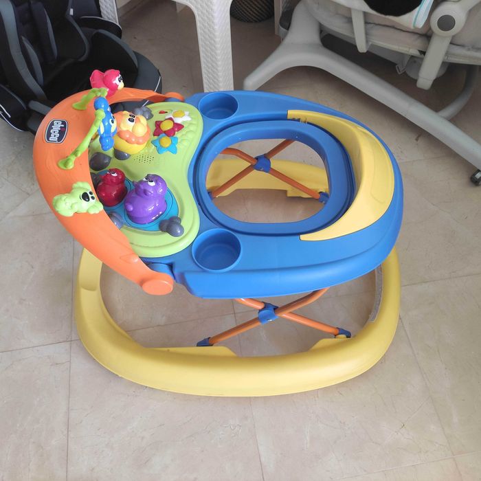 Vários artigos de bebé (puericultura)