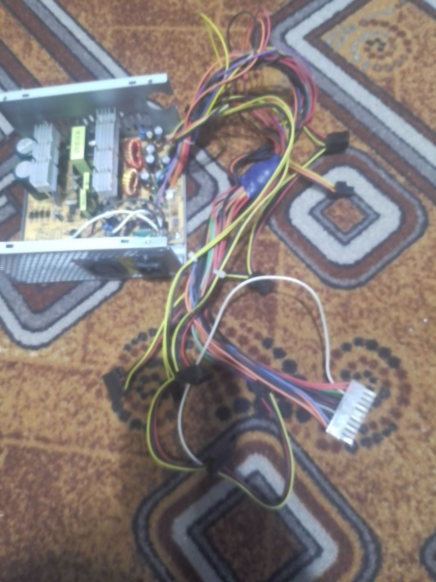 Продам неробочий блок живлення 450 W
