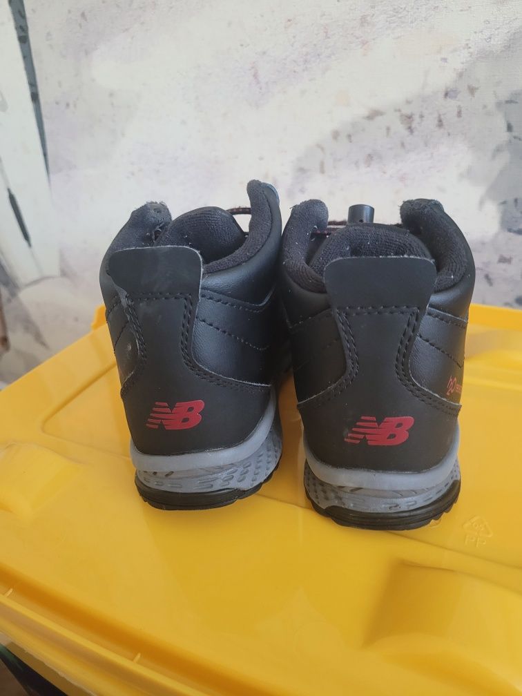 Buty na zimę wodoodporne New balance 30, 17.5cm wkładka