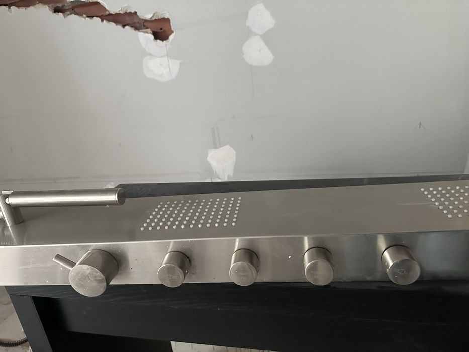 Coluna de Duche Multifunções