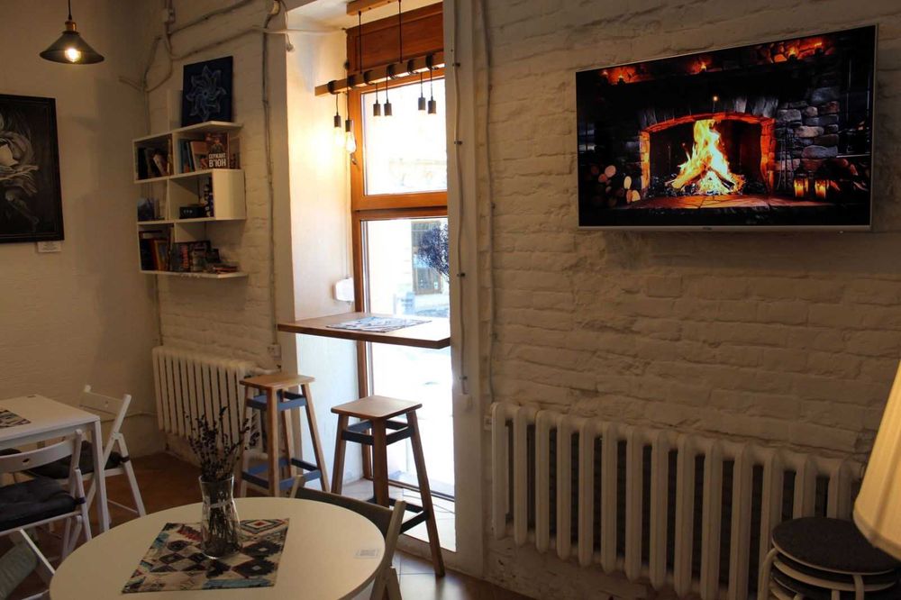 Пропоную на продаж діючий і успішний бізнес - кафе по вул. Стефаника.