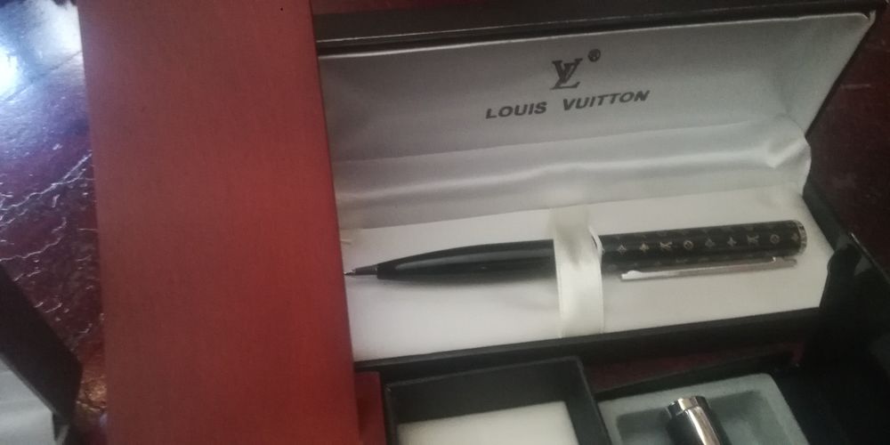 Canetas a varios preços