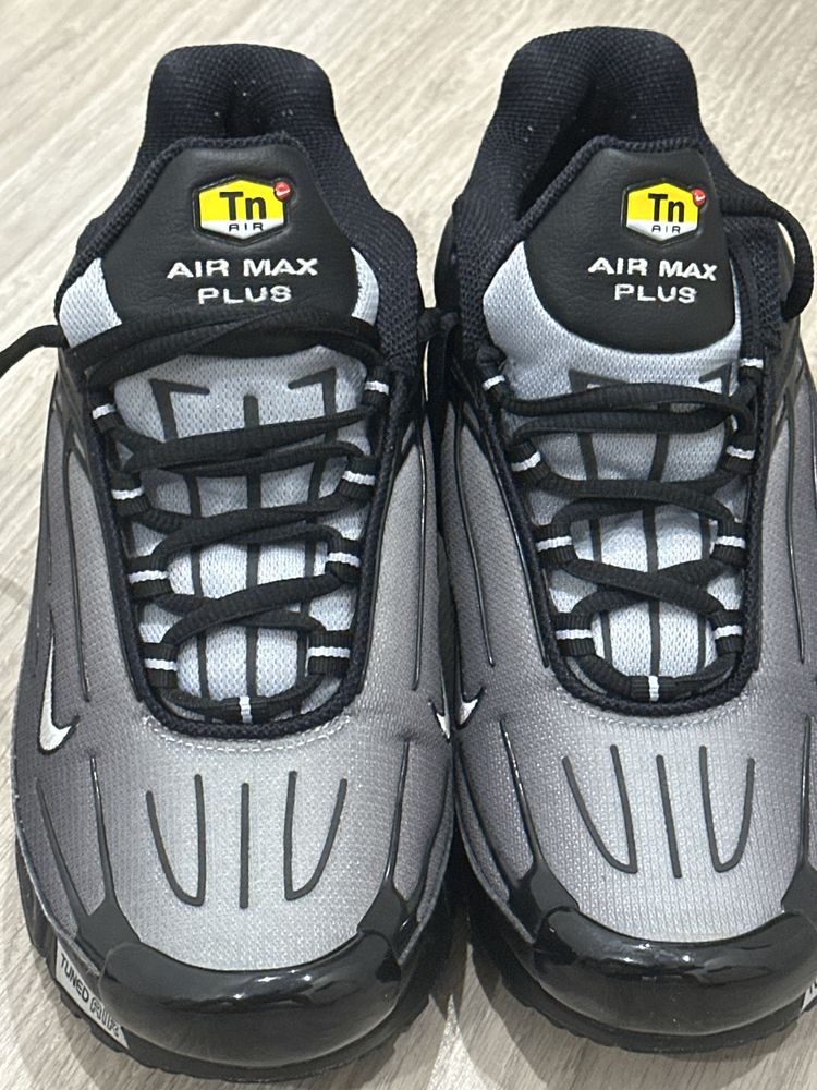 Tênis Nike Air Max Plus (Muito novo)