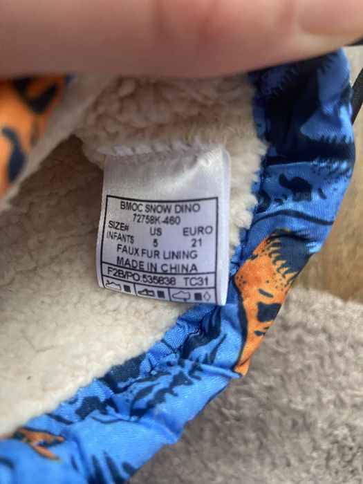 Черевики чобітки чоботи bogs