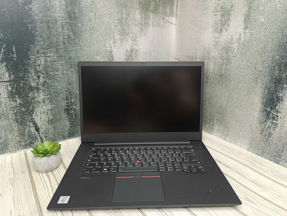 Lenovo ThinkPad P1 G3 15.6"\IPS\FHD\i7-10850H\SSD512\NVIDIA Quadro 4GB
