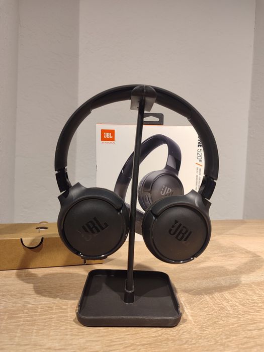 Бездротові накладні навушники JBL Tune 520BT.
