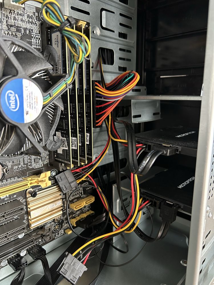 Komputer PC SG Intel Core i7 3.60 GHz 4 Core, RAM-32 GB, SSD 1TB