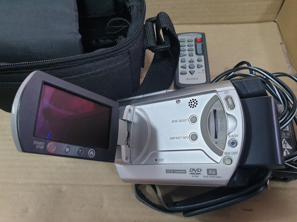 Видеокамера Sony DCR-DVD408E