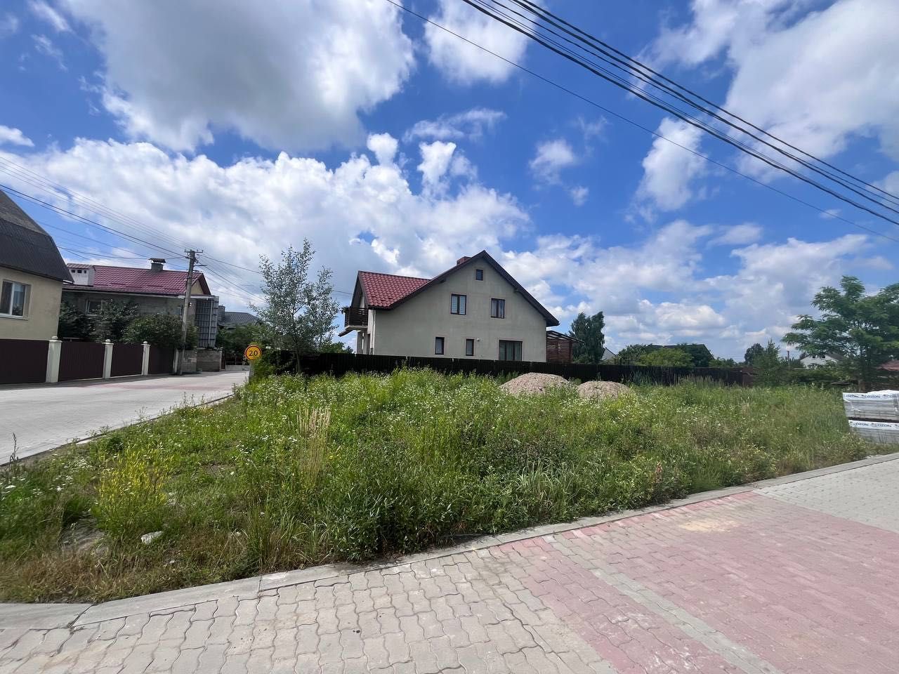 Продаж ділянки в передмісті Львова в с. Рясне - Руське
