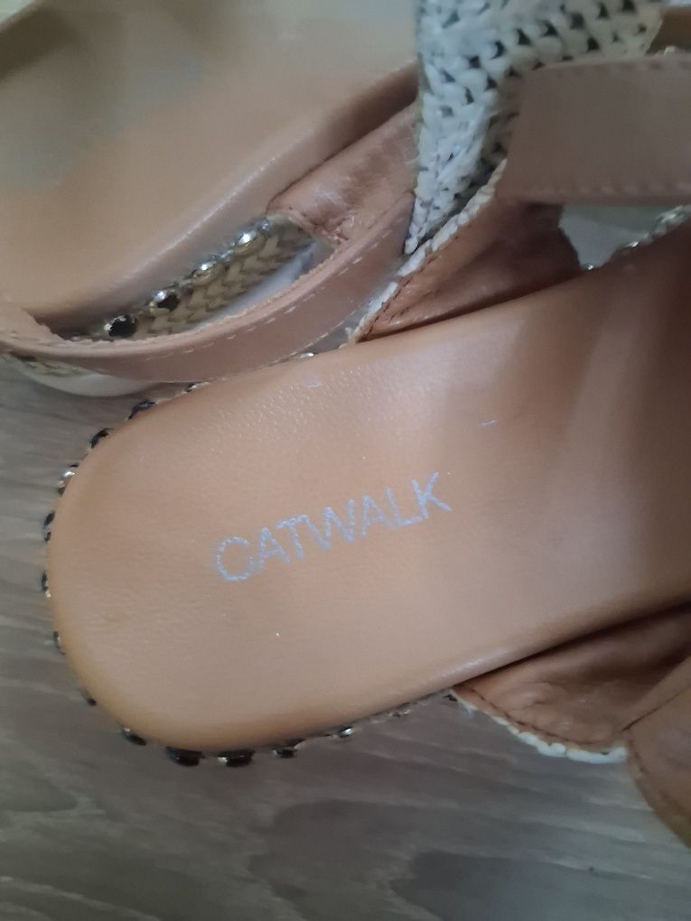 Damskie sandalki