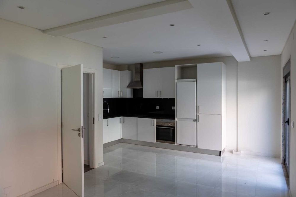 Apartamento T2 com varanda para alugar