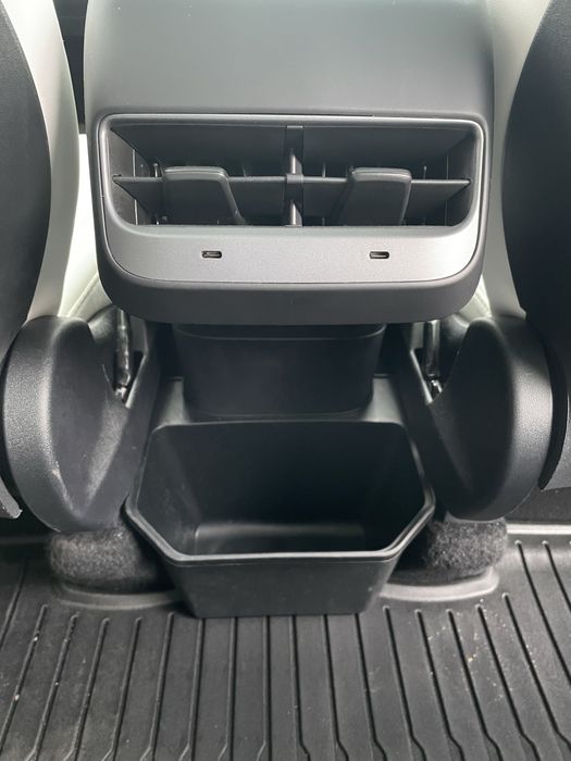 Органайзер Tesla Y (20-24) для другого ряду сидінь