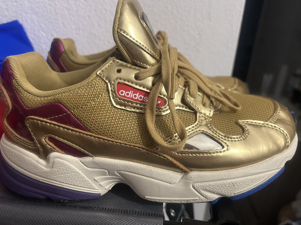 Tenis adidas falcon dourados tam 37/5