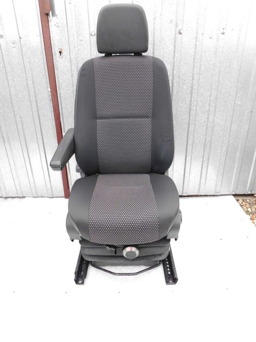 Mercedes Sprinter 906 fotel kierowcy na amortyzatorze podłokietnik