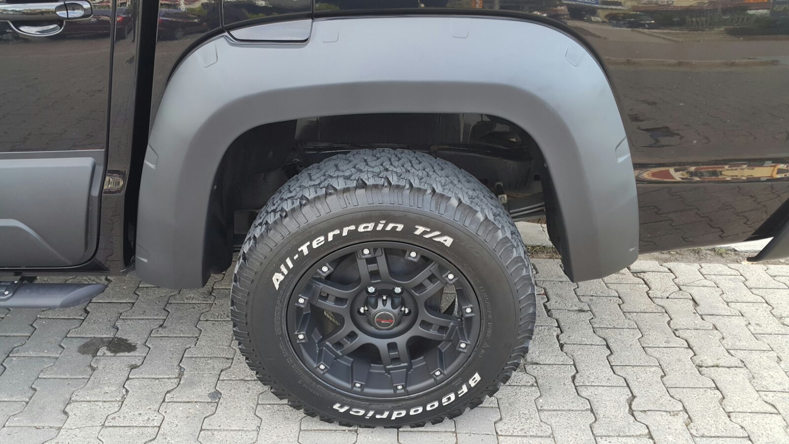 Nadkola poszerzenia nadkoli błotników VW Amarok