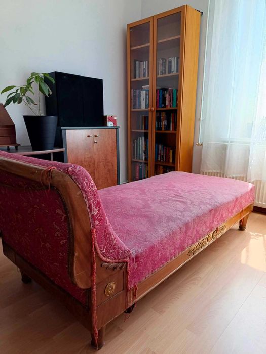 Piękny szezlong, leżanka