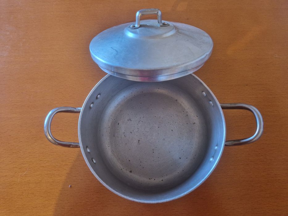 Tacho pequeno em alumínio