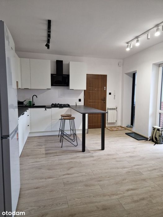 Mieszkanie po generalnym remoncie w kamienicy – Leszno, blisko centrum