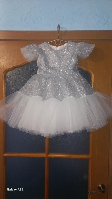 Нарядні новорічні дитячі святкові сукні, детские платья снежинка