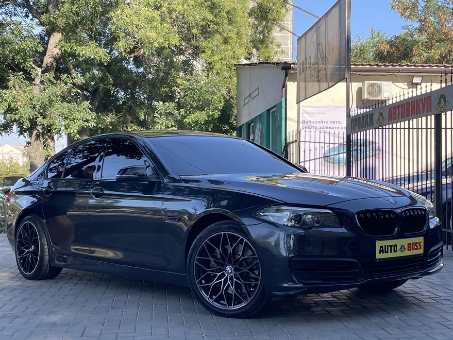 BMW 535i xDrive 2013 року