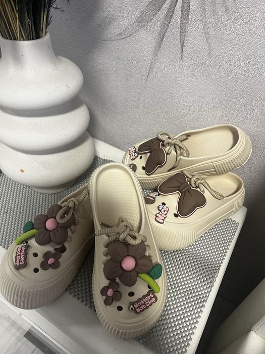 Крокси 37 розмір,в наявності 2 пари