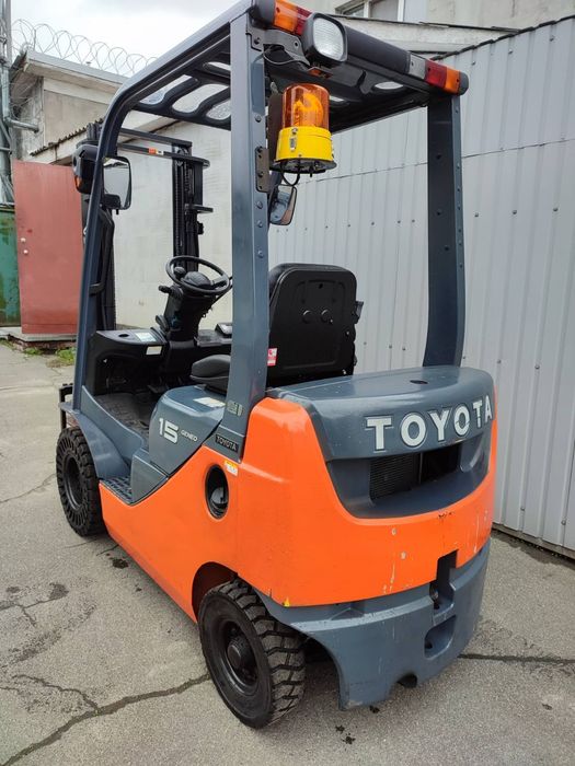 Навантажувач Тойота  погрузчик  дизельний Toyota 8FDL15