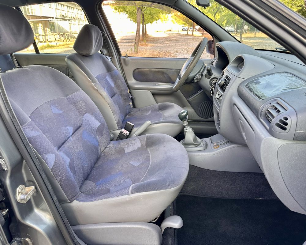 Renault clio 1.2 direcao assistida - pronto a circular