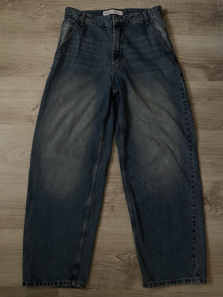 Джинси Bershka.