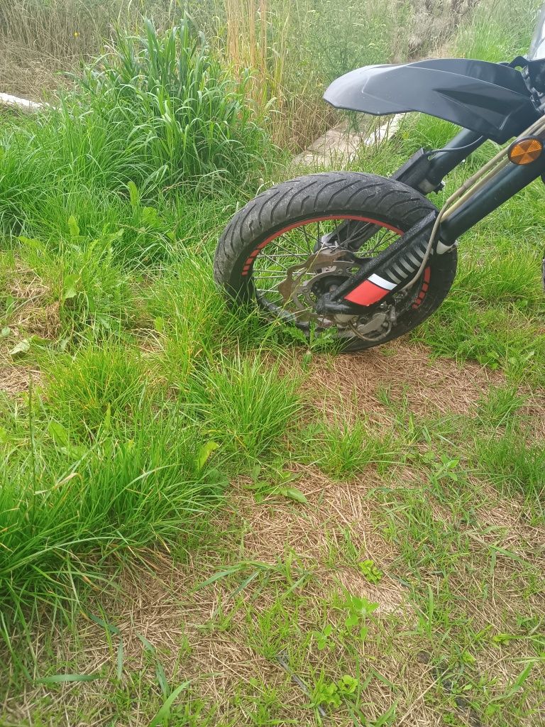 Lexmoto Adrenaline 125cc - Supermoto odpala jeździ