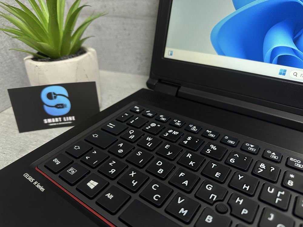 Ігровий ноутбук Fujitsu H780/I7-8750H/15.6"/32gb ddr4/512 ssd/Nvidia