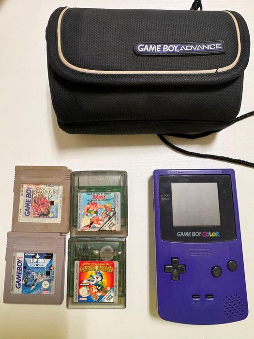 Game Boy Color  com bolsa e jogos