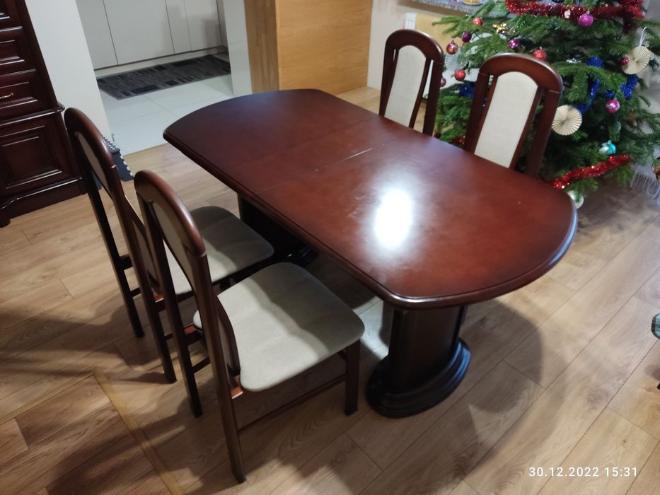 Stół drewniany z 6 krzeslami