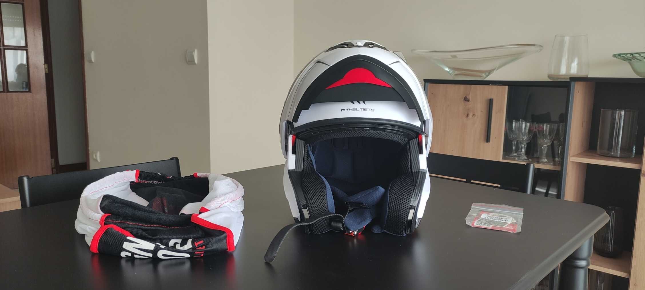 Capacete de moto, marca MTHELMETS