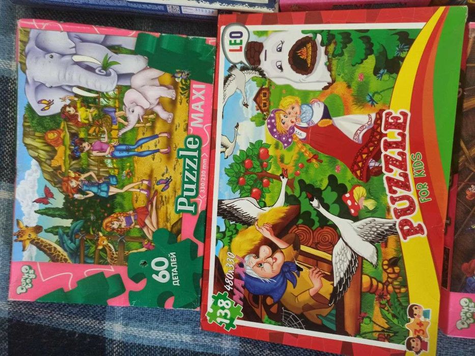 Продаю пазлы 6 наборов оптом. На 35, 60, 138 и 260 пазлов в коробке.