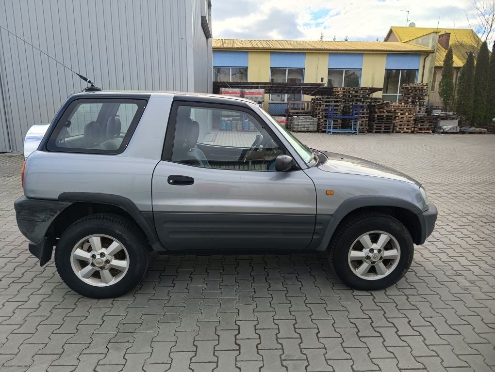 TOYOTA RAV4 automat 4 x 4 stan kolekcjonerski