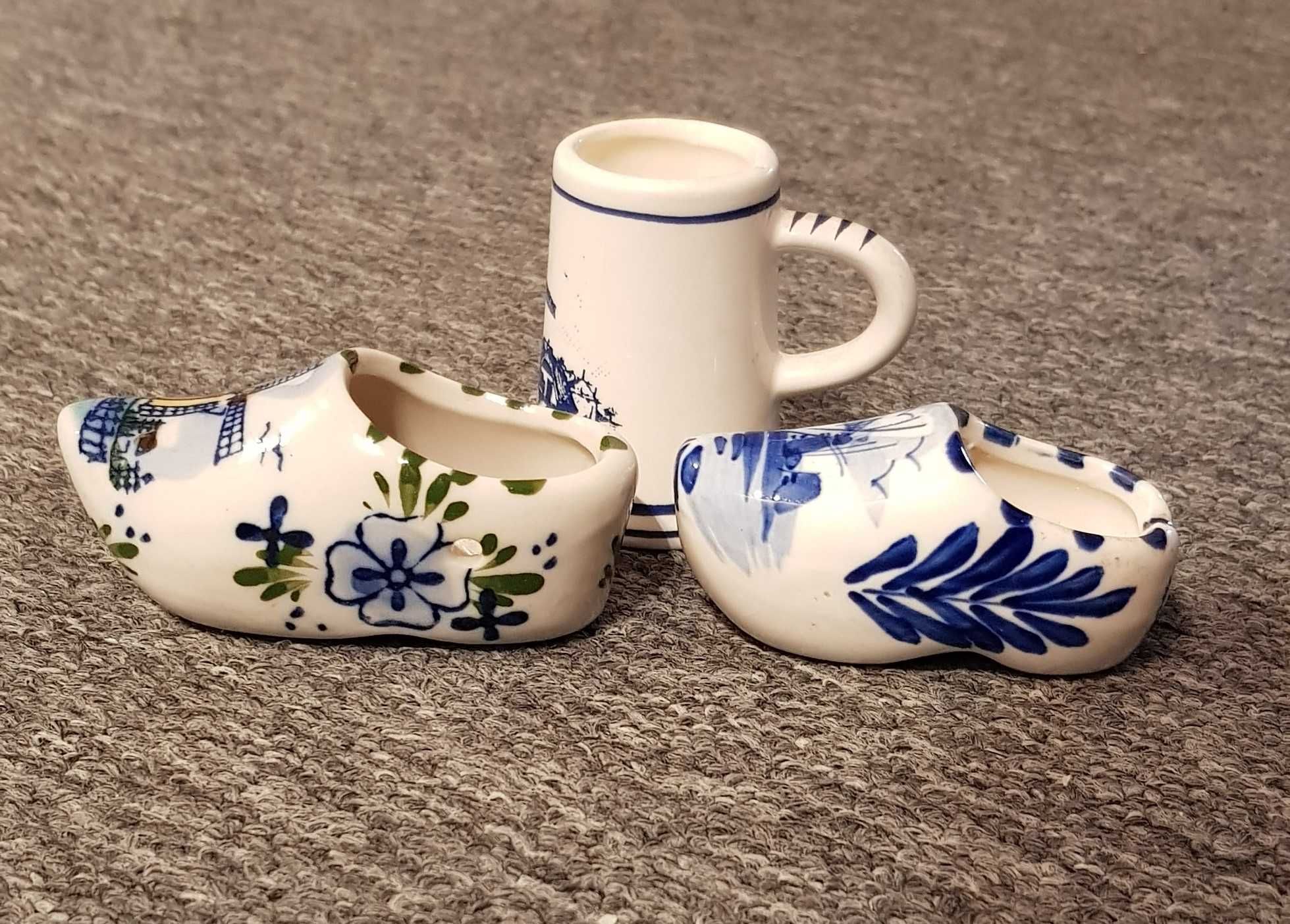 Zestaw ozdób ceramicznych, chodaki i kufelek, Holandia