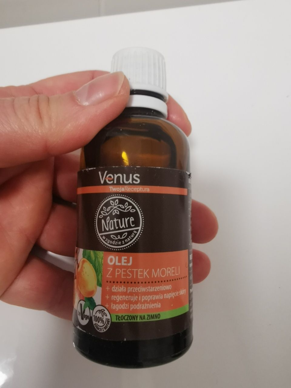 Zestaw naturalnych 3 szt. olejków i peeling firmy Venus