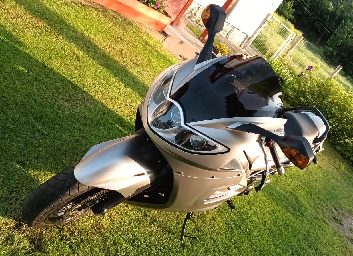 Trumph Sprint St 1050