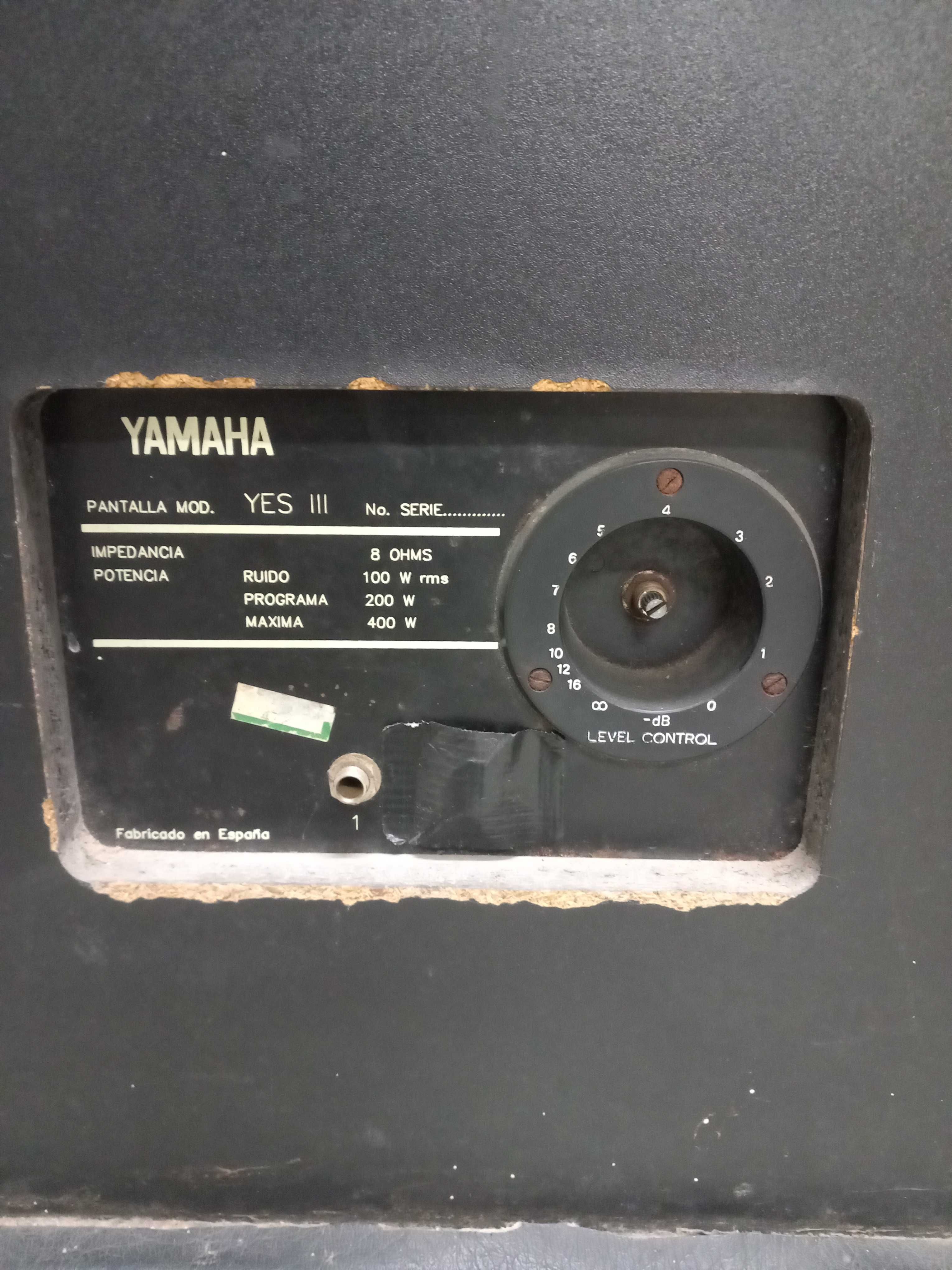 Vendo 2 colunas Yamaha YES III não amplificadas