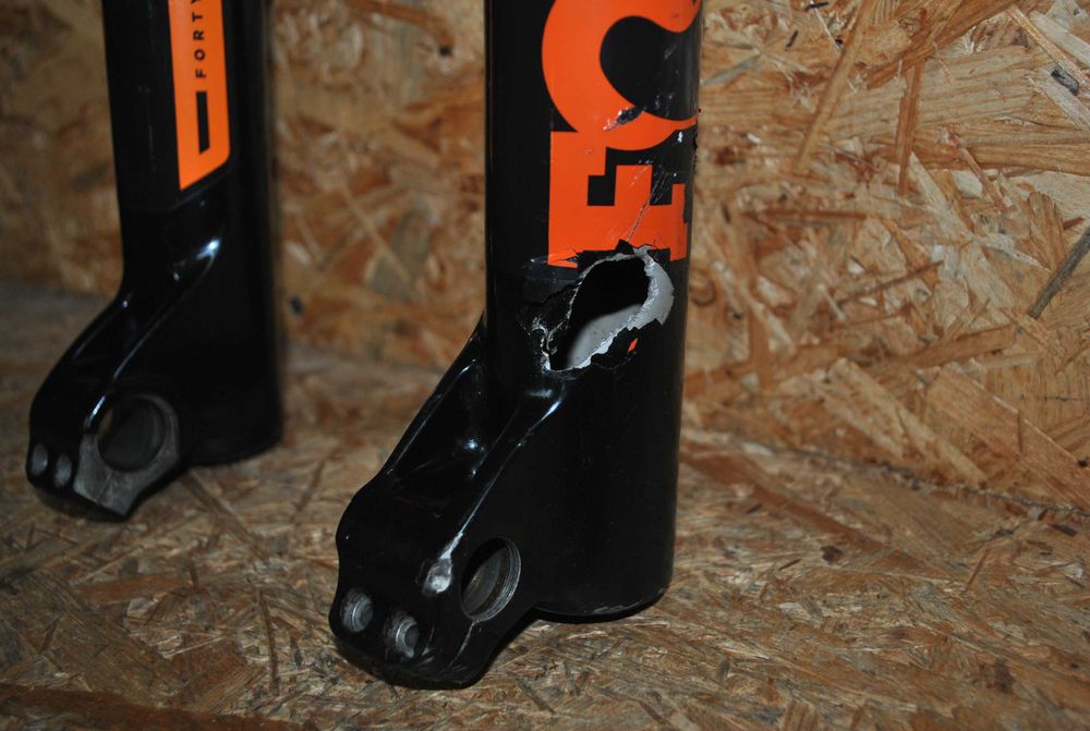 Lagi golenie dolne FOX 40 27,5 Performance Elite 2017