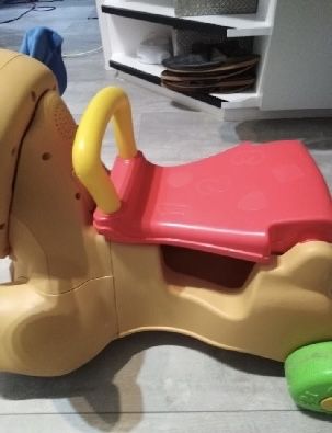 Jeździk fisher price