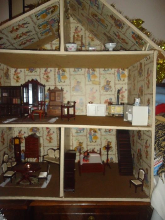 Casa de bonecas Antiga