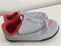 Buty halòwki Nike roz 29,5