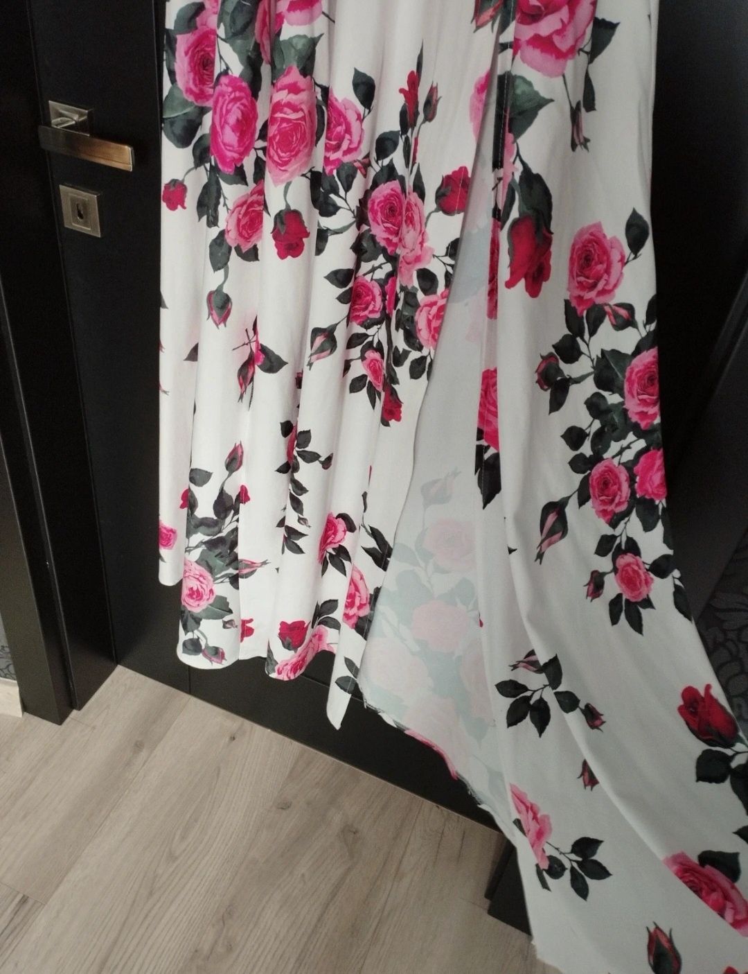 Ponadczasowa sukienka Sia emo emu W kwiaty róże Maxi długa