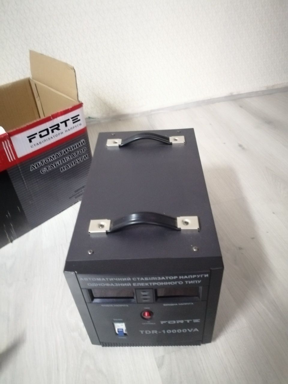 Продам стабілізатор напруги Forte TVR-10000 VA