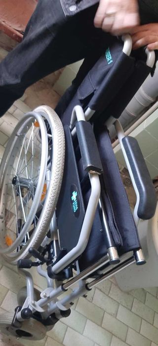 Sprzedam wózek inwalidzki