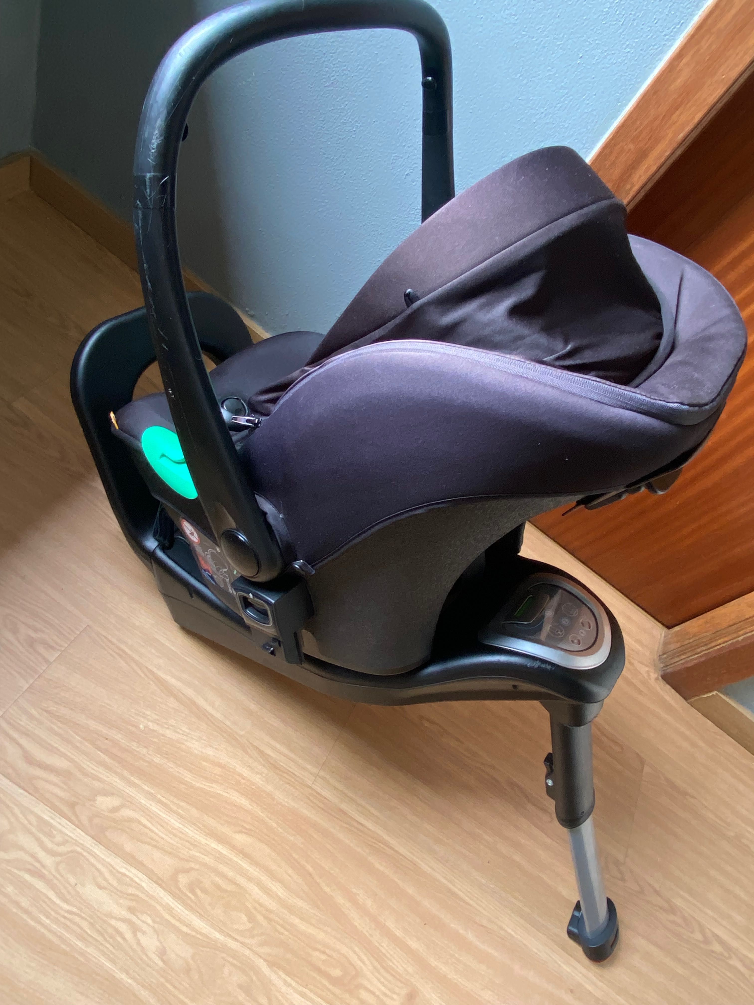 Cadeira bebé Chicco Kiros i-size com base